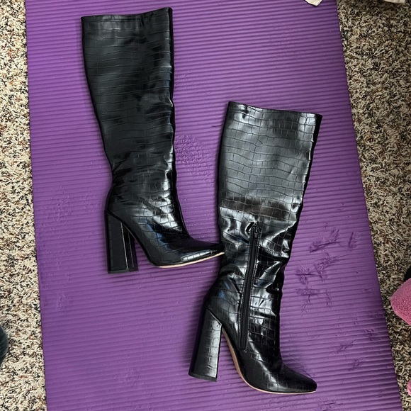 Croc knee high black boots 6.5 women’s - Picture 3 of 3